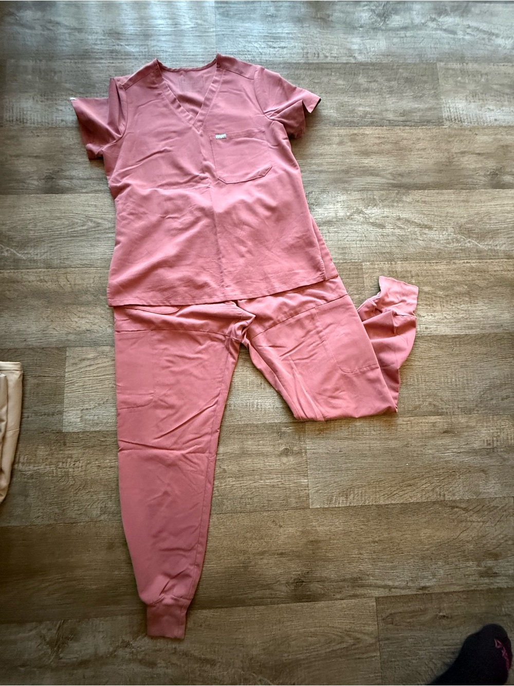Figs Women's V-Neck Scrub Top in Dusty Rose